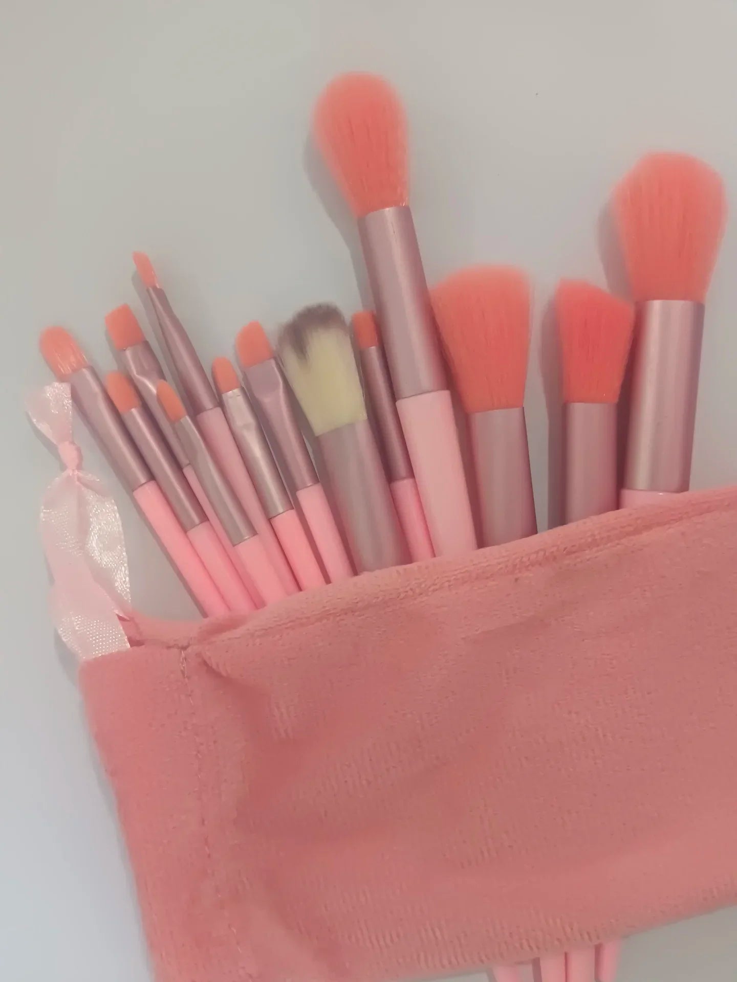 13-Piece Soft Makeup Brush Set for Beauty – Flawless Application with Velvet Bag